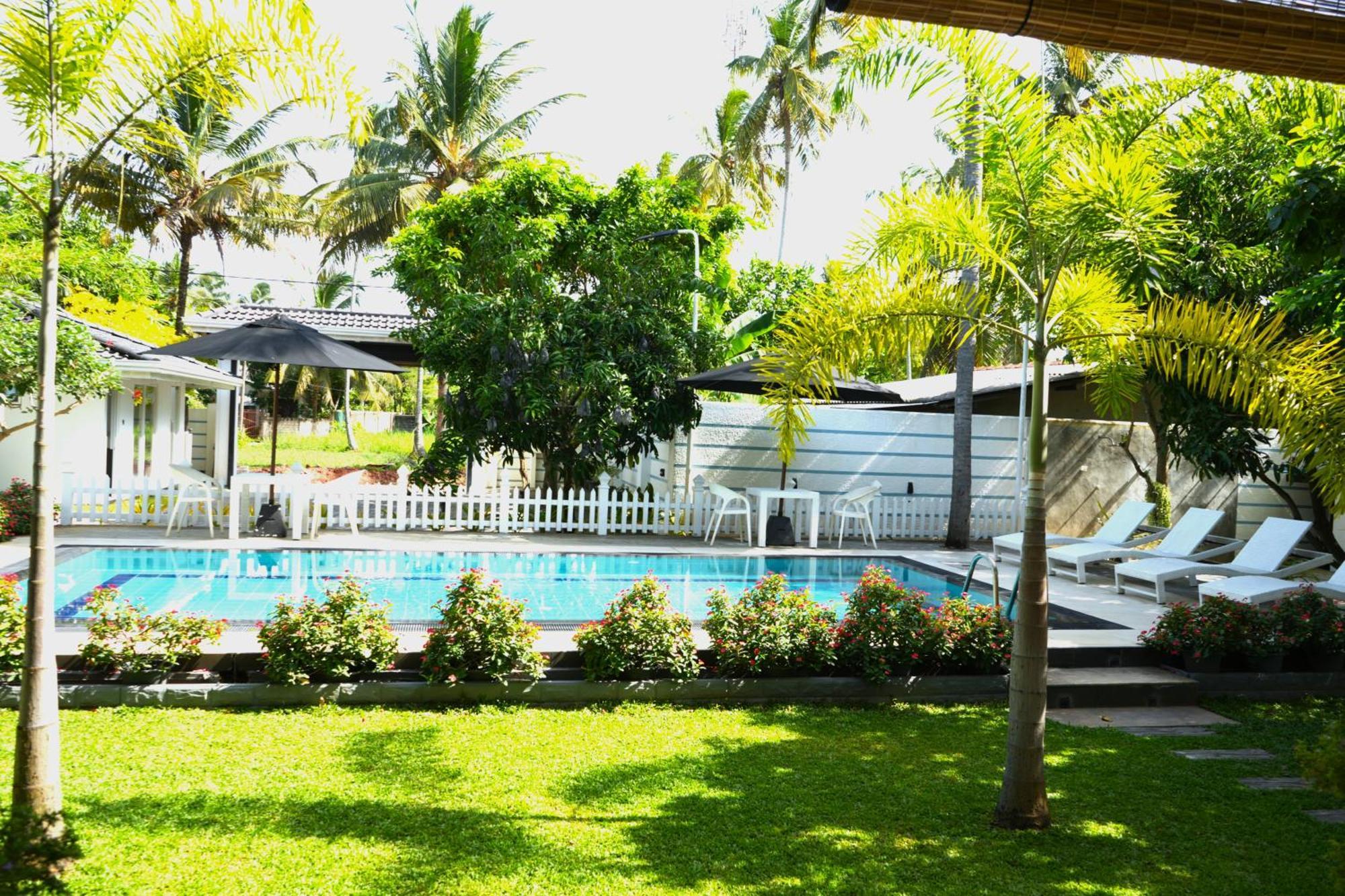 Wetland Resort Negombo Bagian luar foto