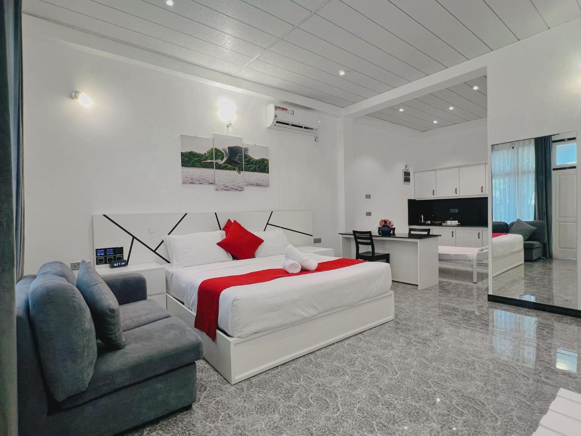 Wetland Resort Negombo Bagian luar foto
