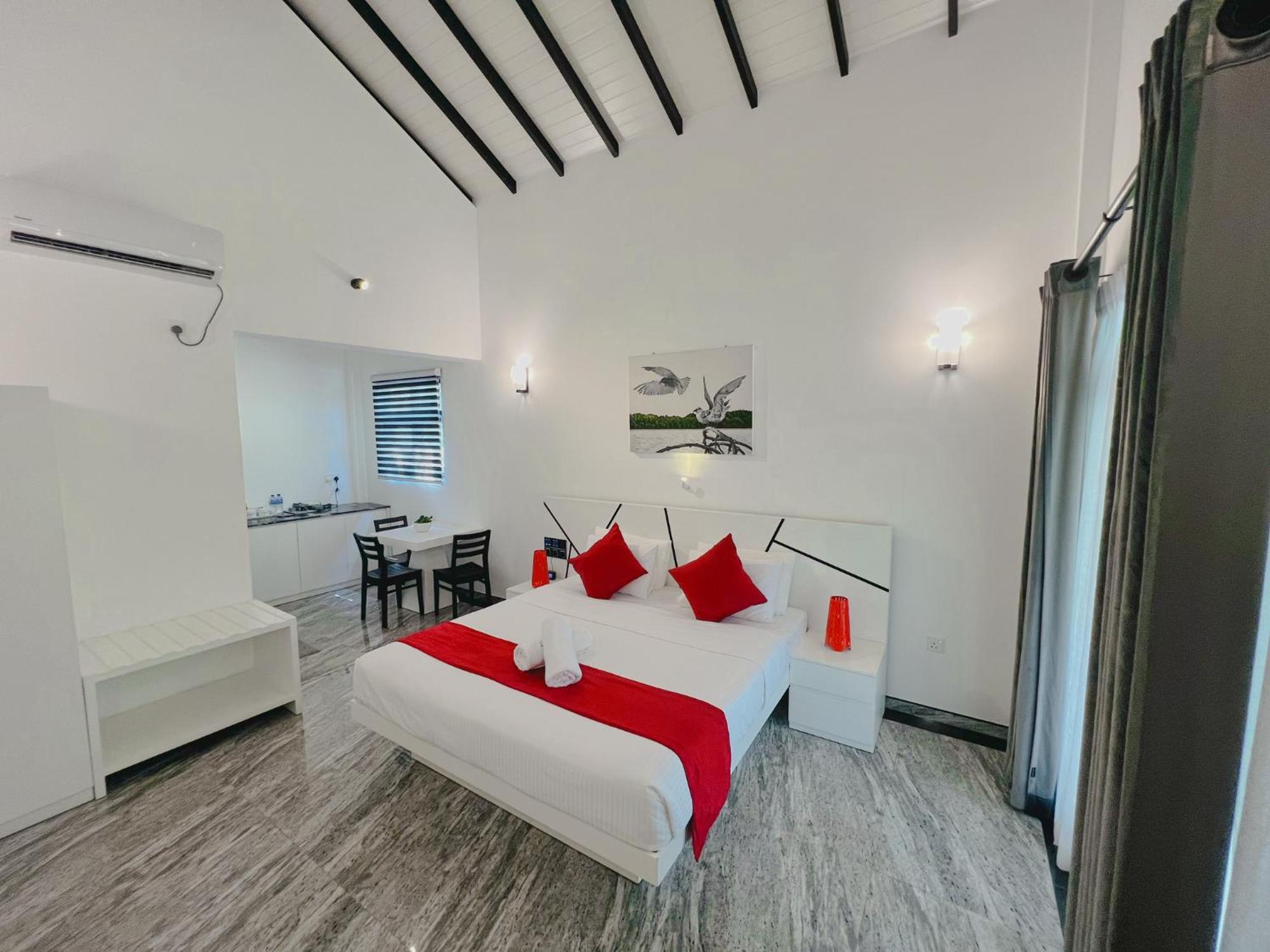 Wetland Resort Negombo Bagian luar foto