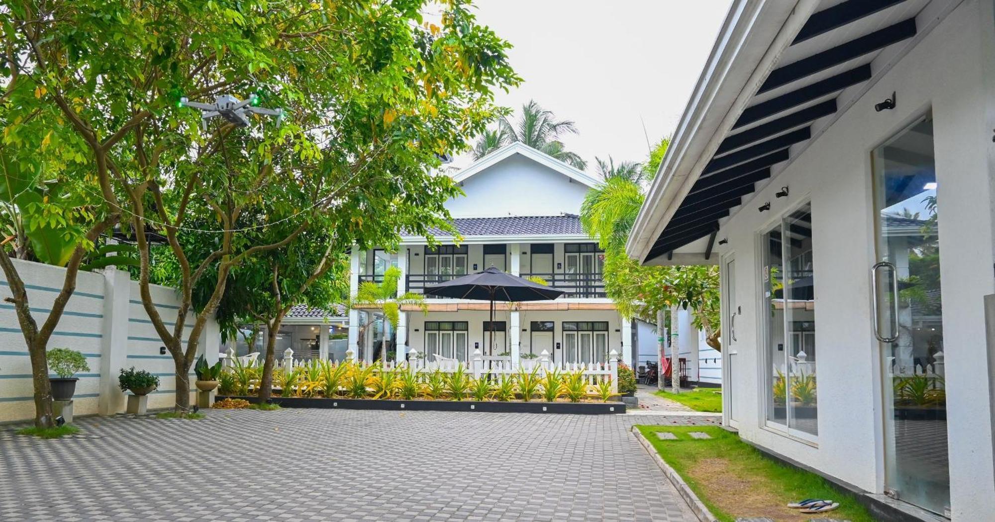 Wetland Resort Negombo Bagian luar foto